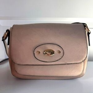 Simply Noelle Beige Paisley Interior Crossbody Bag.